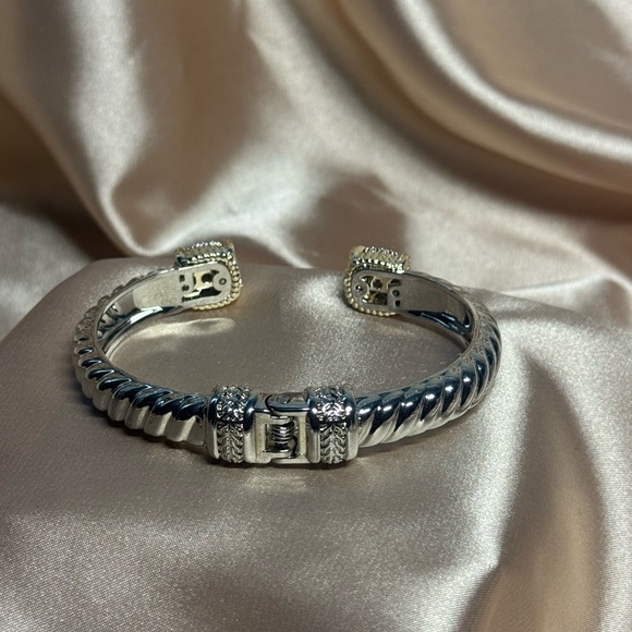 Elegant Silver and Gold Women's Bracelet - Picture 8 of 12